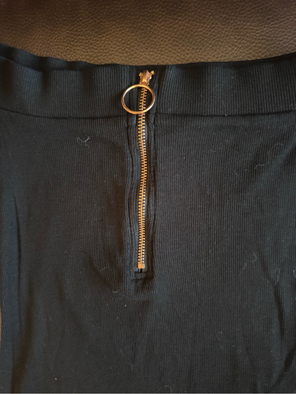 GUESS - Picture 4 of 6